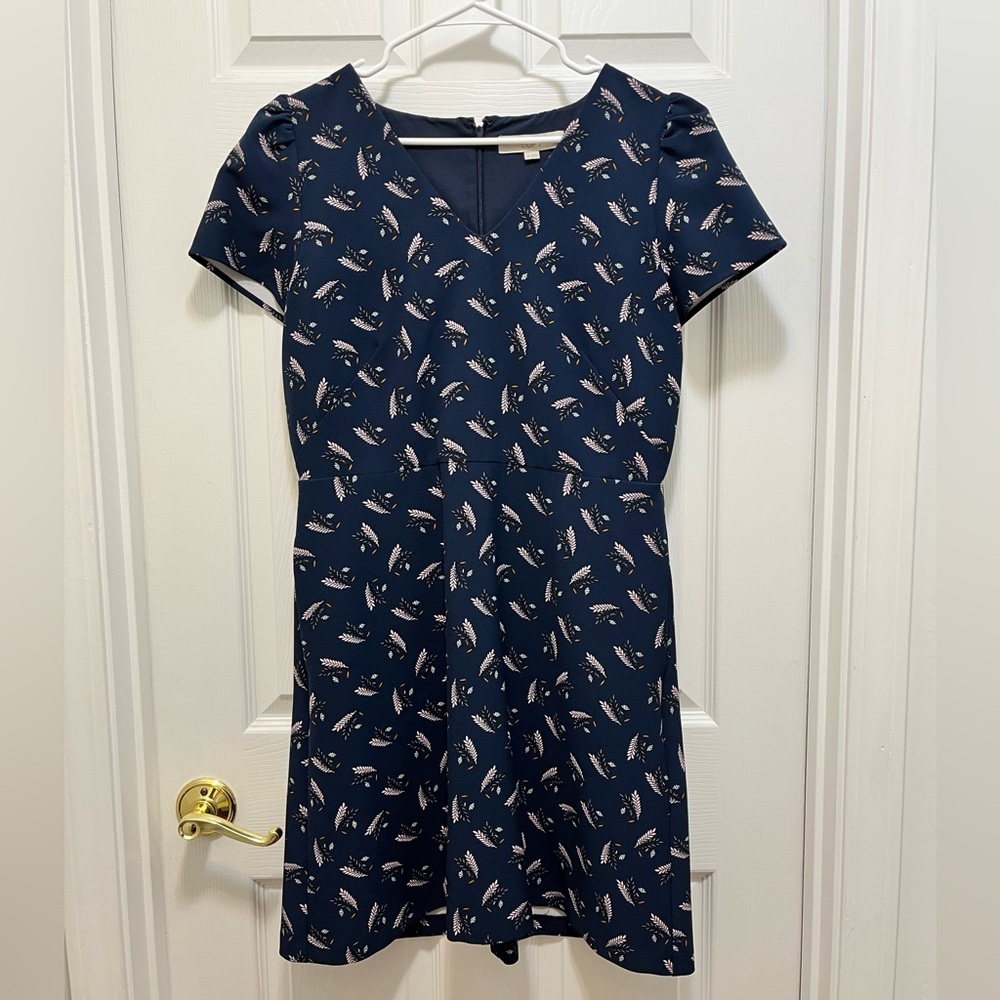Blue Feather Patterned Short Sleeve Shift Dress Size 10